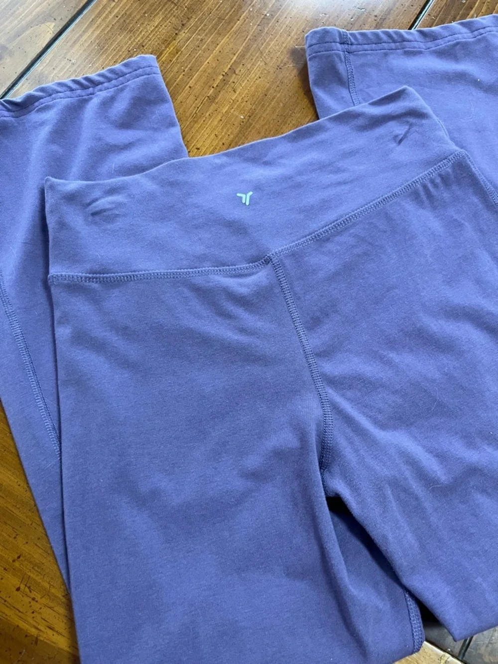 Old Navy Girls XXL (18) PowerChill Crossover Flare Leggings - Purple - EUC